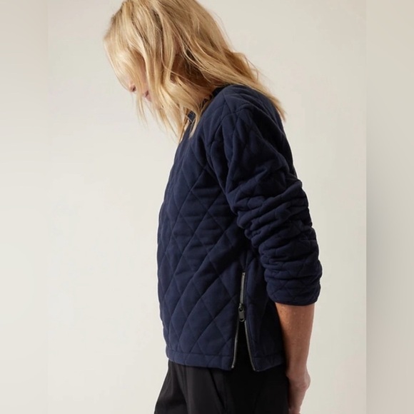 NWT! Athleta Navy Blue Retroplush Quilted Crewneck Sweatshirt- Size XS - Picture 3 of 6